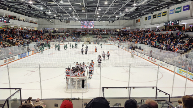 Eisbären Berlin starten in die neue Saison mit Heimspiel gegen Straubing