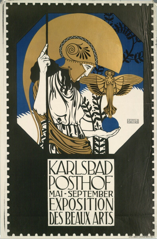 Plakat für die Karlsbader Posthof-Ausstellung der Beaux Arts mit einer Person in einem weißen Kleid mit einem blauen und weißen gemusterten Schal vor einem hellgelben Hintergrund, umgeben von fettgedrucktem schwarzem Text in einem weißen Rand.