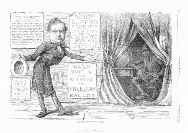 Ein Cartoon zeigt einen Mann im Anzug und Hut vor einem Vorhang stehend, der einen Hut und ein Schild hält, daneben sitzt rechts eine Person auf einem Stuhl und links liegen Papiere mit der Aufschrift "The Great Democratic Normal Show".