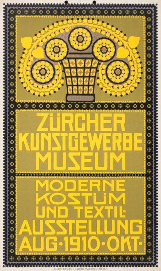 Ein Plakat für das Zücher Kunstgewerbe Museum in Berlin, Deutschland, 1910, mit einem gelben Hintergrund, einer Schwarz-Weiß-Illustration eines Museumsgebäudes und fetter schwarzer Schrift, die "Zurcher Kunsthwerbe Museum" liest.