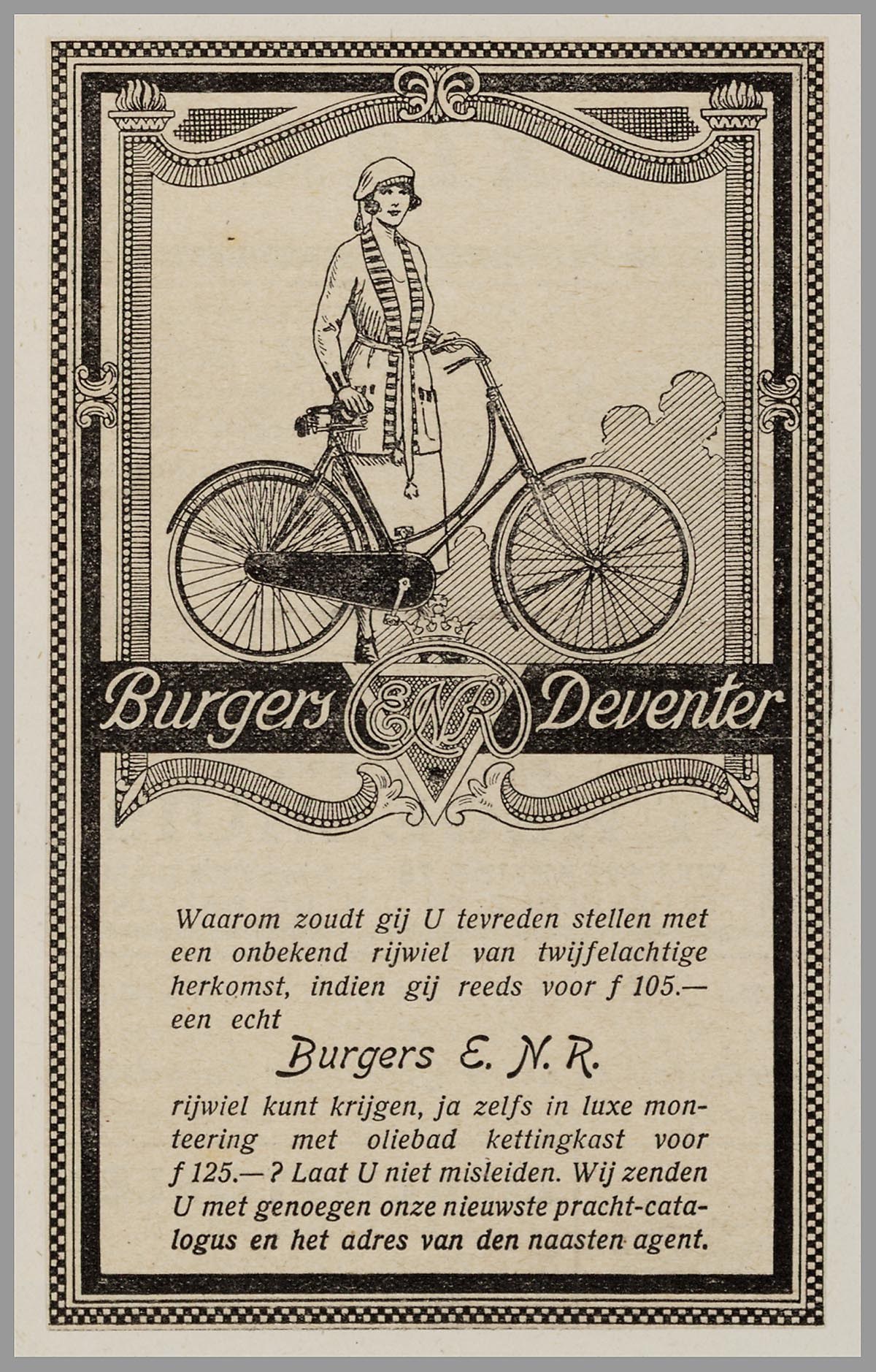Frau auf einem Fahrrad in einer alten Werbung für Burgers Deventer mit Text, der die Eigenschaften des Fahrrads beschreibt.