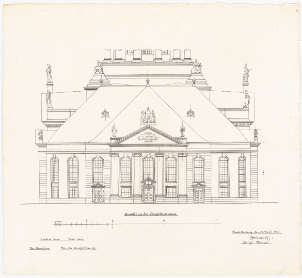 Ein detailliertes Strichbild der Schlosshof-Fassade in Dresden, Deutschland, mit zahlreichen Fenstern und Statuen, gezeichnet auf Papier mit begleitendem Text.
