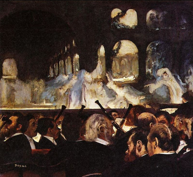 Gemälde 'Das Konzert in der Oper' von Edgar Degas, das eine Gruppe von Menschen in einem Raum zeigt, einige halten Musikinstrumente, mit Säulen und einer Wand im Hintergrund und Text oben und unten.