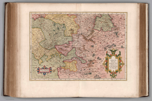 Offenes Buch mit detaillierter Karte von Deutschlands Regionen und begleitendem Text.