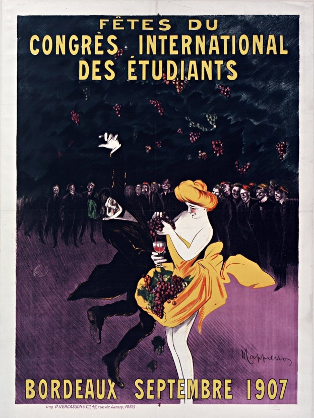 Plakat aus dem Jahr 1907 für eine Weinprobe in Bordeaux, Frankreich, mit einer Frau in gelbem Kleid, die ein Weinglas hält, umgeben von einer Menge, mit Text, der das Ereignis beschreibt.